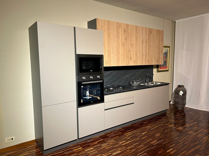 Cucina Moderna Artigianale Made in Italy: Struttura Lineare in Laminato Grigio Struttura e Rovere Miele Offerta Outlet