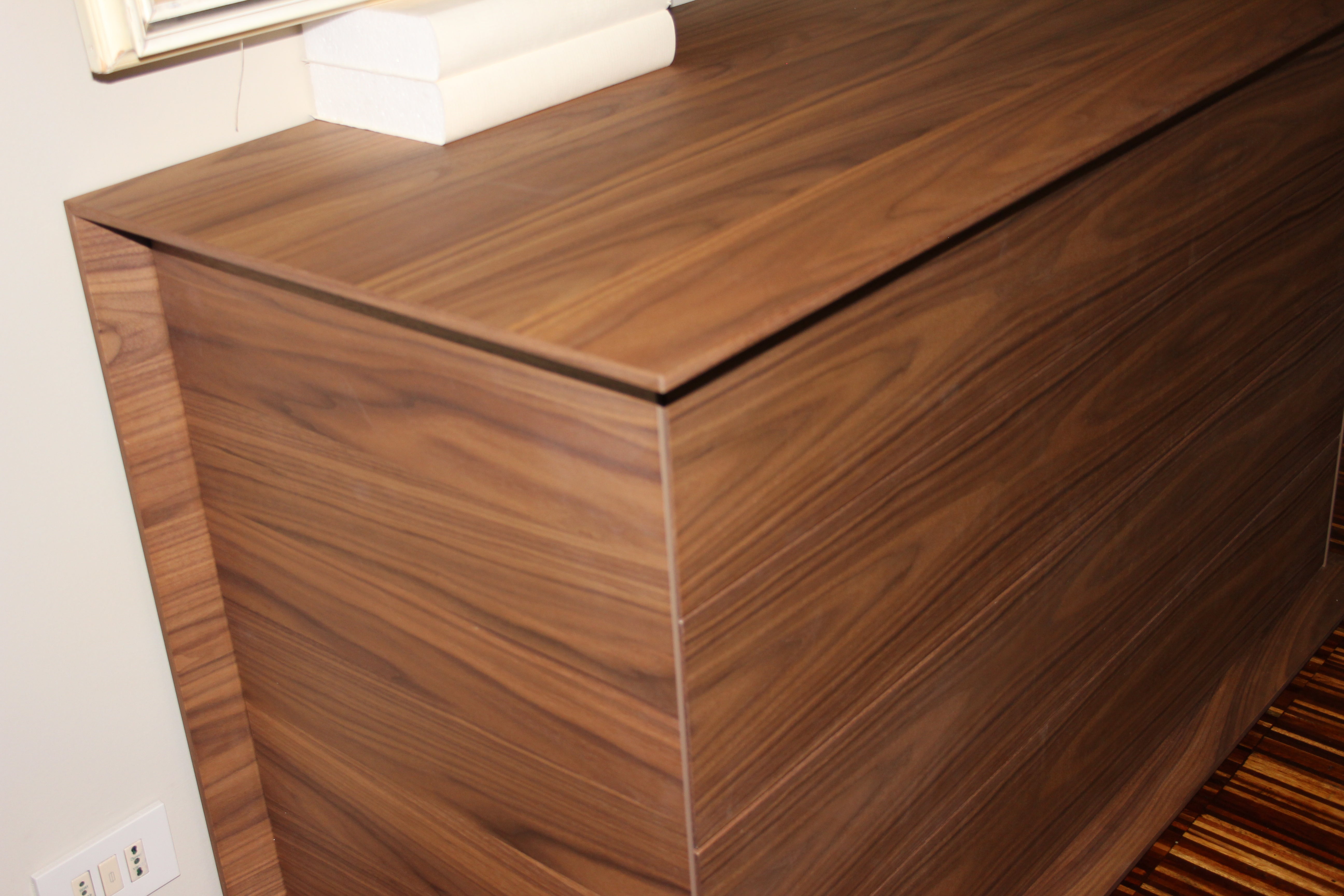 Gruppo Max Comò e Comodini by La Falegnami Design Armonioso e Qualità del Legno