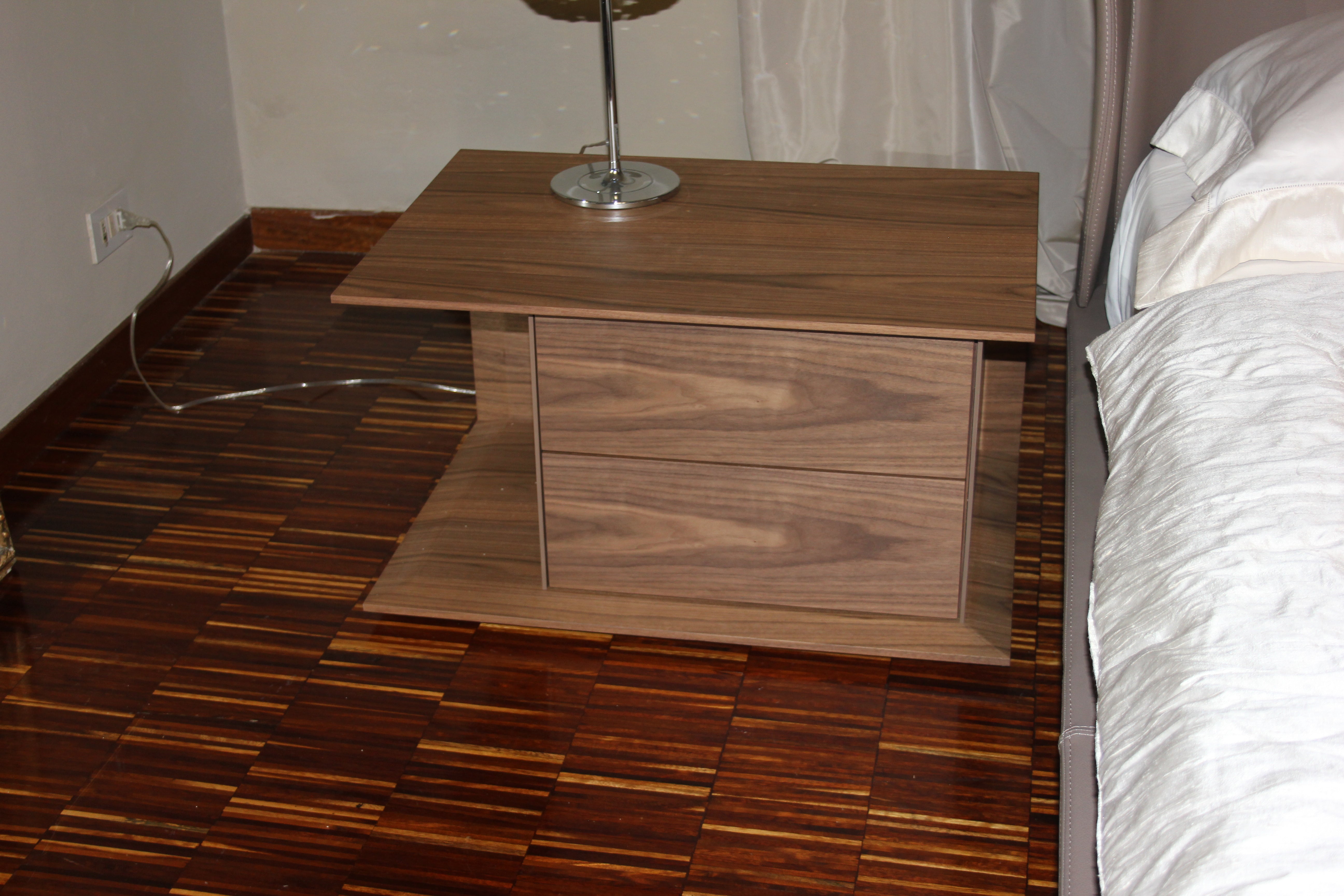 Gruppo Max Comò e Comodini by La Falegnami Design Armonioso e Qualità del Legno