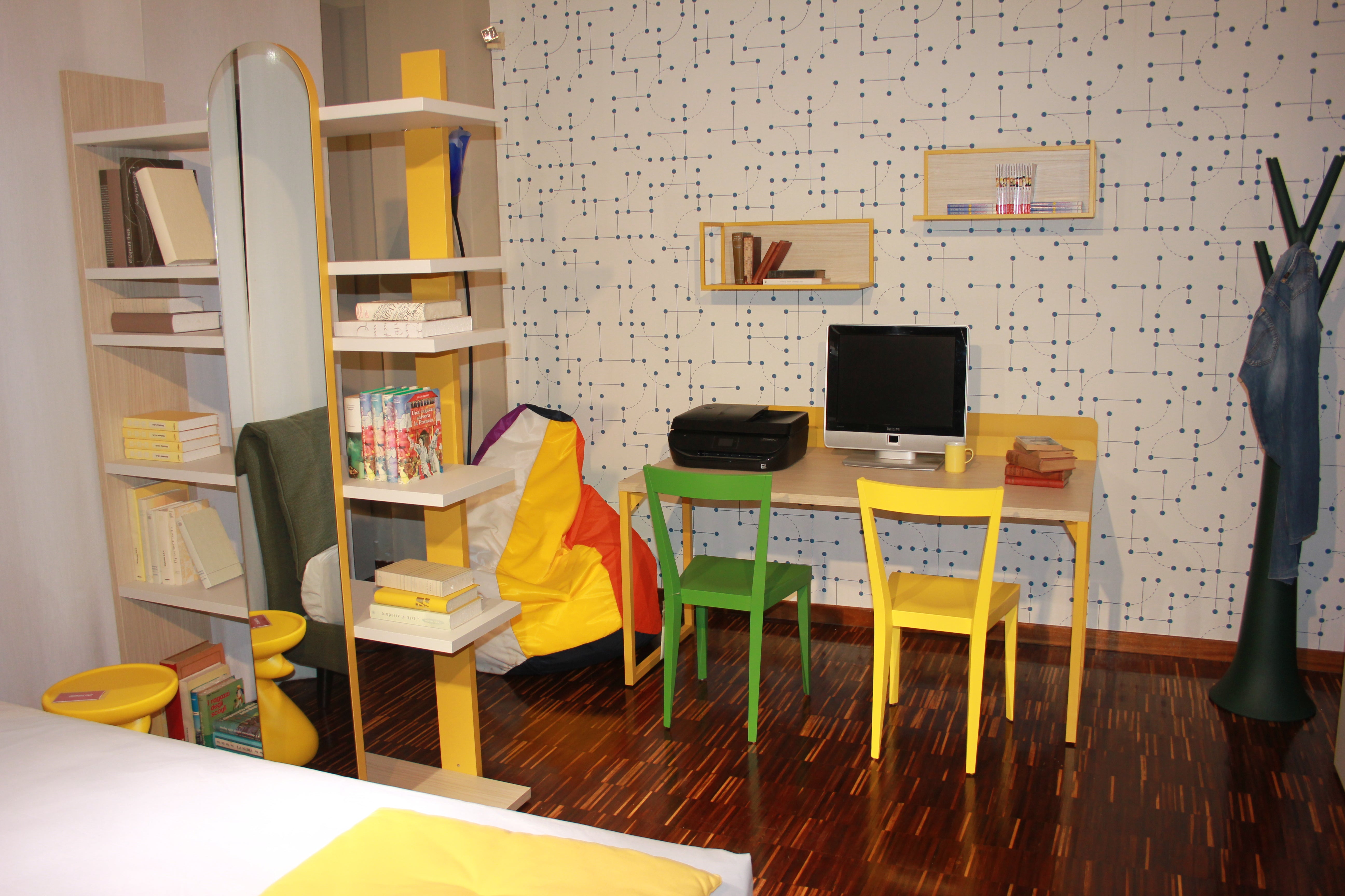 Cameretta per bambini Nidi By Battistella con Armadio Scrivania e Libreria