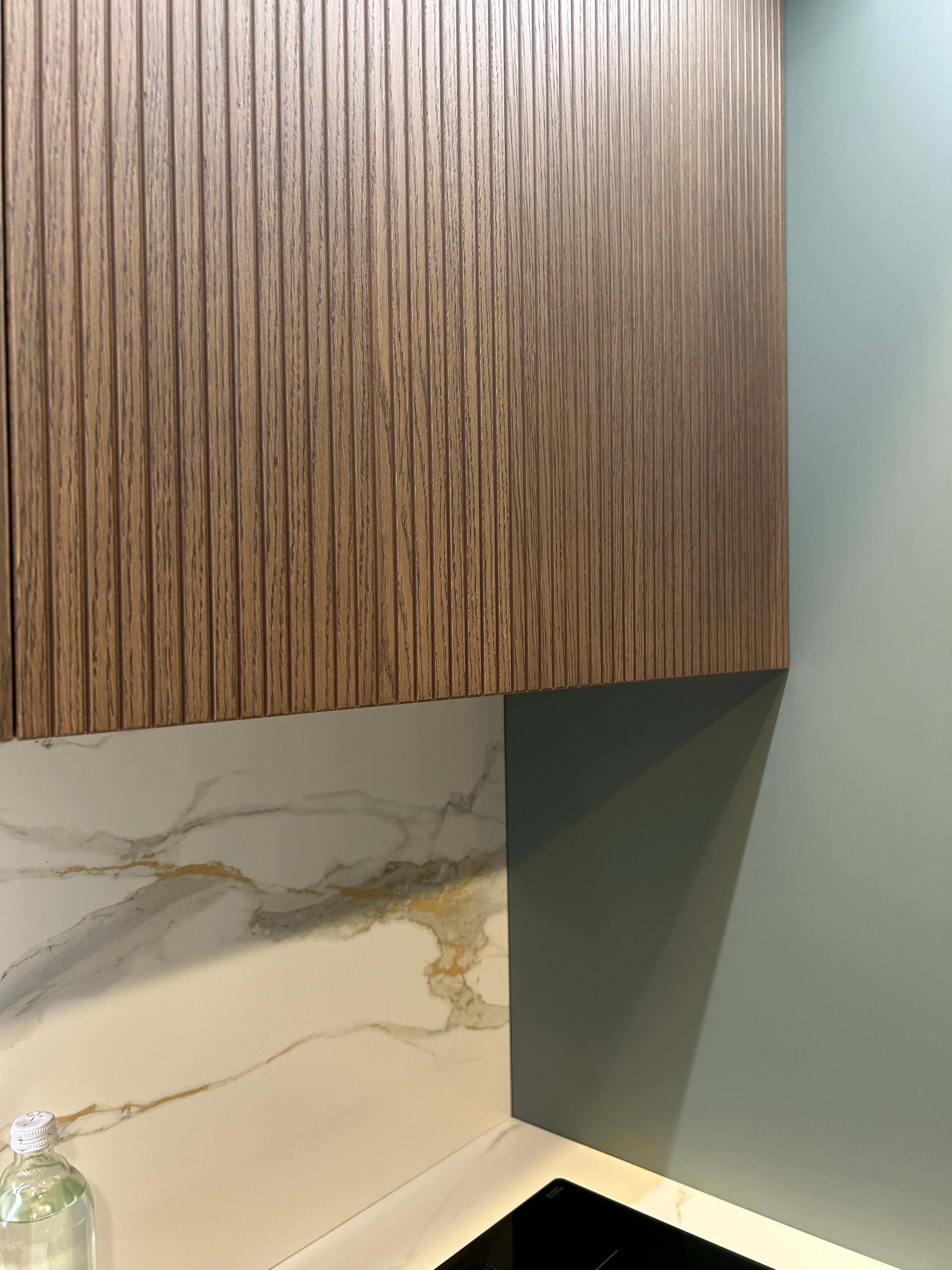 Cucina Moderna Artigianale Lineare Made in Italy Pet Verde Ceramica Calacatta ORO - Offerta Outlet Imperdibile!