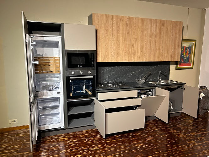 Cucina Moderna Artigianale Made in Italy: Struttura Lineare in Laminato Grigio Struttura e Rovere Miele Offerta Outlet