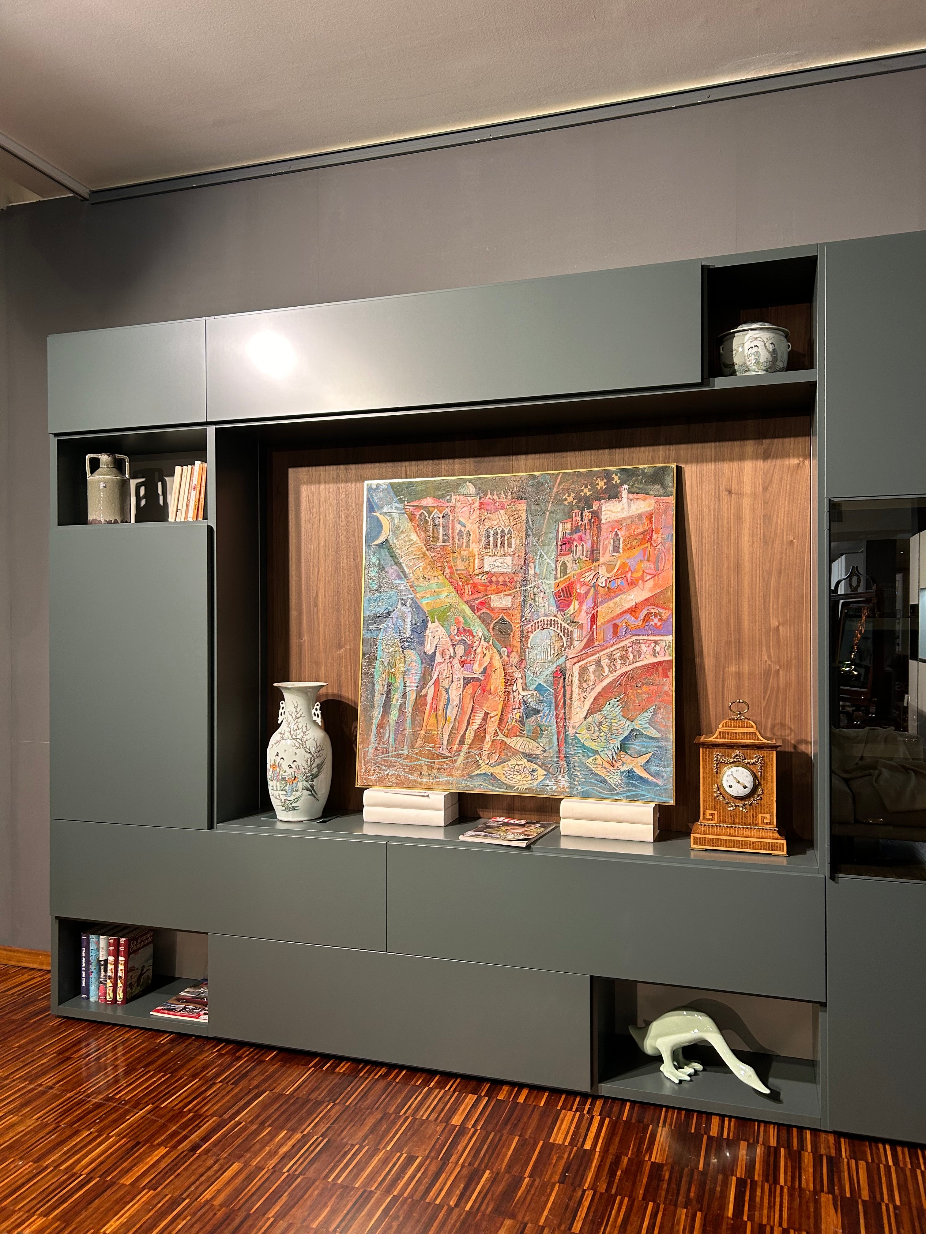 Parete attrezzata "Living system 2024" By Novamobili laccata verde prezzo Scontata Outlet