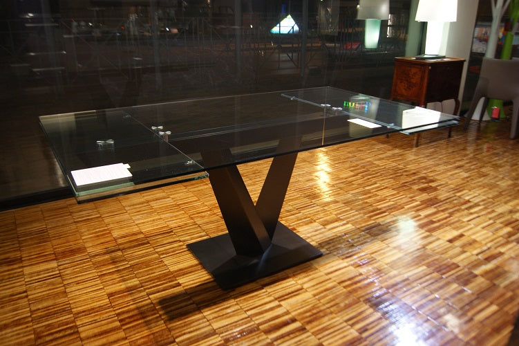 Tavolo allungabile da soggiorno Minosse By Naos in cristallo prezzo scontato outlet