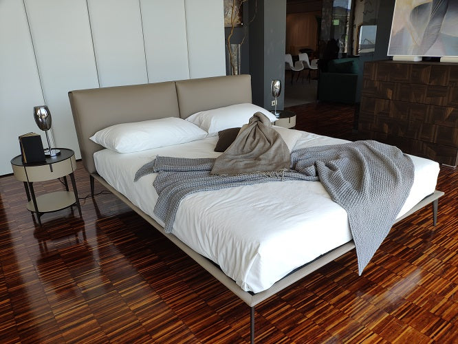 Letto matrimoniale di design "Papillon" By Alivar in pelle beige Sabbia