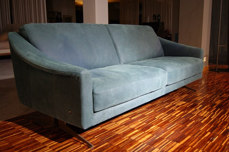 Divano due posti in pelle "Canaletto" By Marinelli in prezzo scontato Saldi Outlet