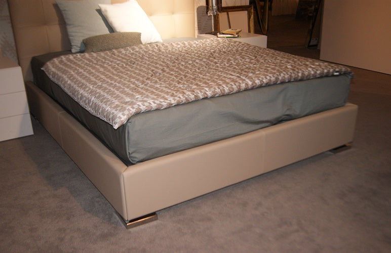 Letto Matrimoniale "Victor" plus By V&nice in pelle Codice 832320 CAT E