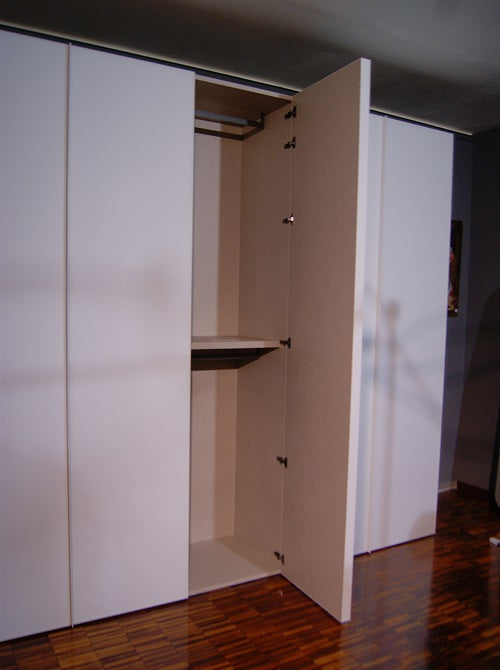 Armadio con ante battenti moderno "Cover" By Erba mobili a prezzo scontato Offerta Outlet