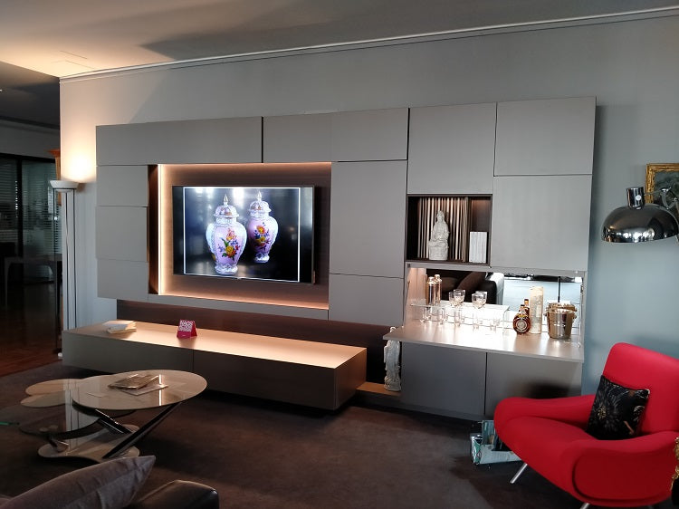 Parete attrezzata in stile design Turati 4 di Turati t4 laccata argilla