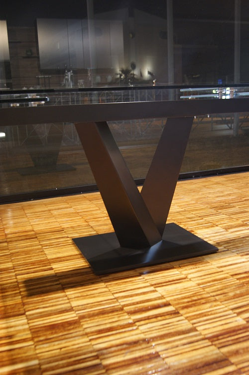 Tavolo allungabile da soggiorno Minosse By Naos in cristallo prezzo scontato outlet