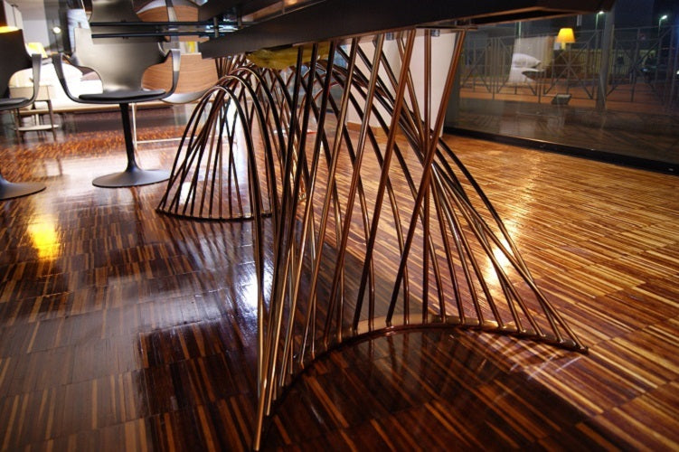 Tavolo "Latour" By Naos in vetro ceramica Black desirè lucido