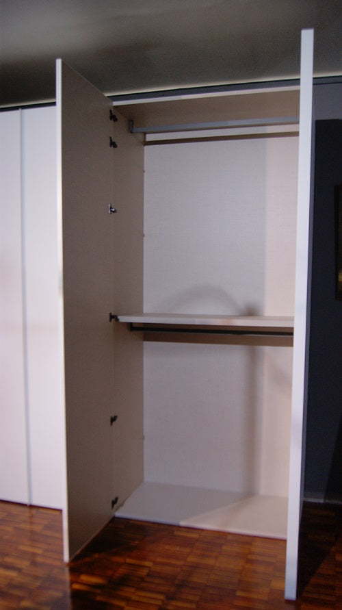 Armadio con ante battenti moderno "Cover" By Erba mobili a prezzo scontato Offerta Outlet