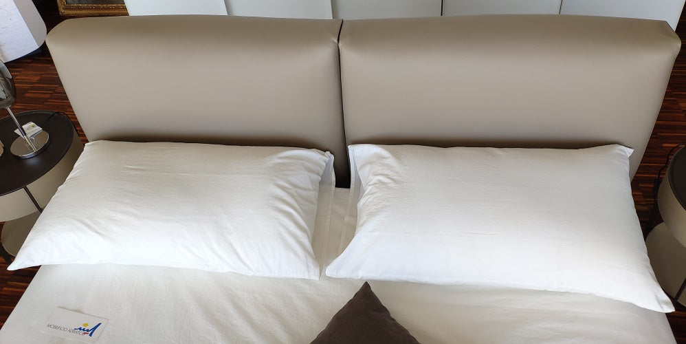 Letto matrimoniale di design "Papillon" By Alivar in pelle beige Sabbia