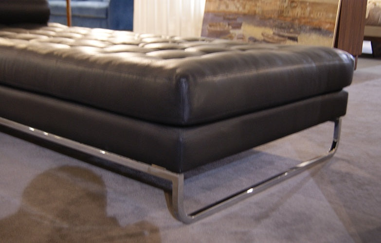 Dormause Avenue Square By Valdichienti in pelle nera Prezzo Offerta Outlet