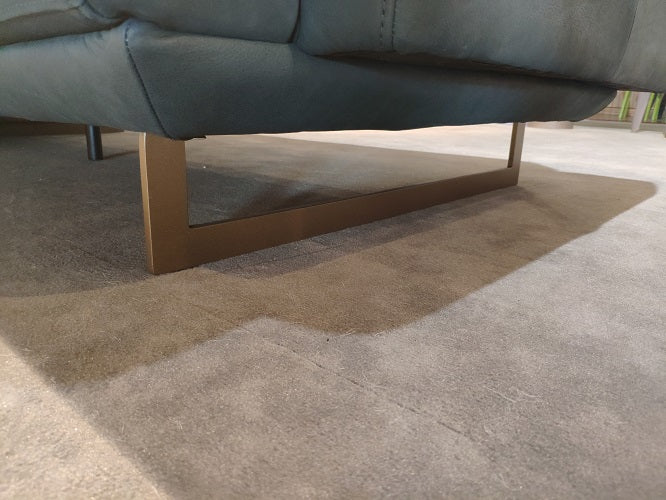 Divano con penisola in pelle "Primulla" di By Marinelli