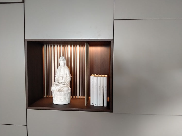 Parete attrezzata in stile design Turati 4 di Turati t4 laccata argilla