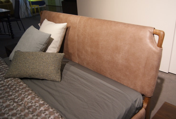 Letto matrimoniale Falegnameria 1946 Portofino Prezzo scontato outlet pelle