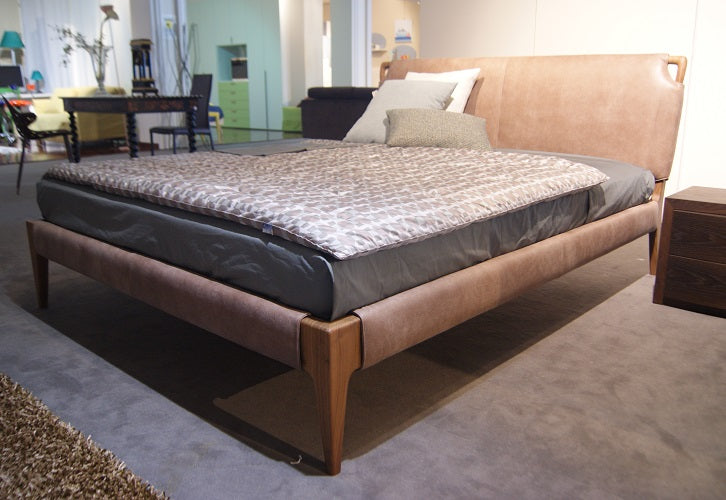 Letto matrimoniale Falegnameria 1946 Portofino Prezzo scontato outlet pelle