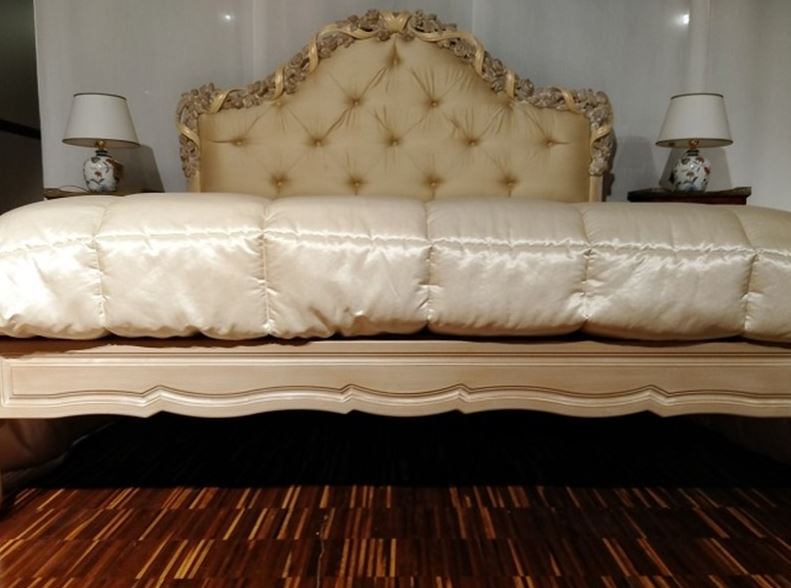 Letto classico letto "1696" By SAVIO FIRMINO con Nastro di rose e seta