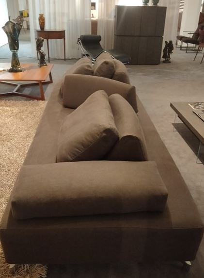 Divano "Fly light" By Dema in tessuto 100% Lino in offerta Outlet