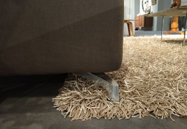 Divano "Fly light" By Dema in tessuto 100% Lino in offerta Outlet