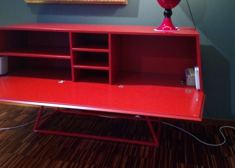 Madia design "Spring" rosso Ferrari By Bonaldo in offerta Outlet