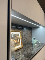 Cucina Moderna Artigianale con Isola Made in Italy: Laccato Bianco, Ceramica Laminam - Offerta Outlet Imperdibile!