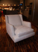 Poltrona "680 Class" By Vibieffe in tessuto lino in Offerta Outlet Scontata