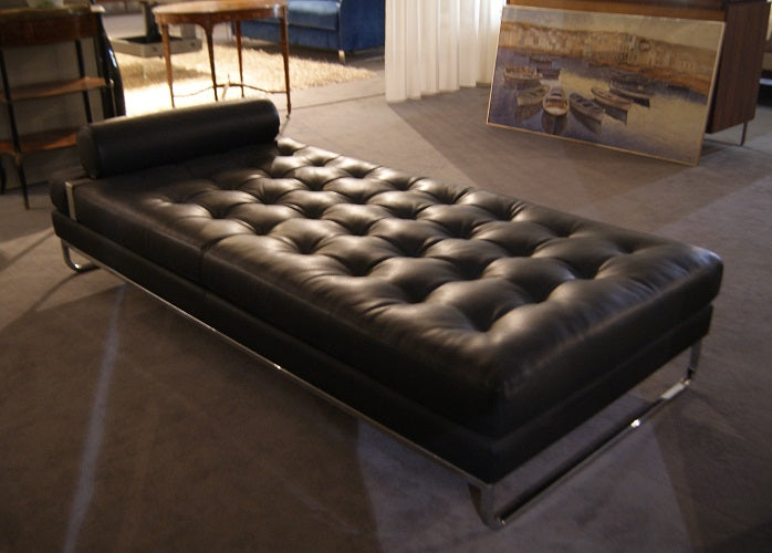 Dormause Avenue Square By Valdichienti in pelle nera Prezzo Offerta Outlet