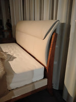 Letto Matrimoniale "Leonardo l974" By Arte Brotto in noce massello e pelle