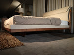 Letto Matrimoniale "Leonardo l974" By Arte Brotto in noce massello e pelle
