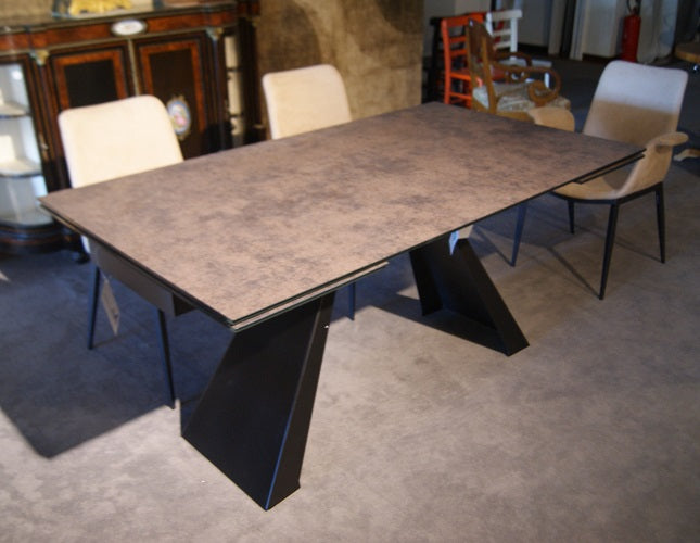 Tavolo da pranzo allungabile Alai Schuller nero 160-240 cm prezzo scontato outlet